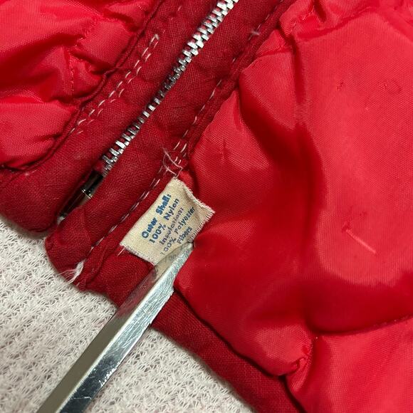 Vintage 60s Insulated Vest Full Zip Distressed Nylon Lightweight Workwear Red - Picture 3 of 12